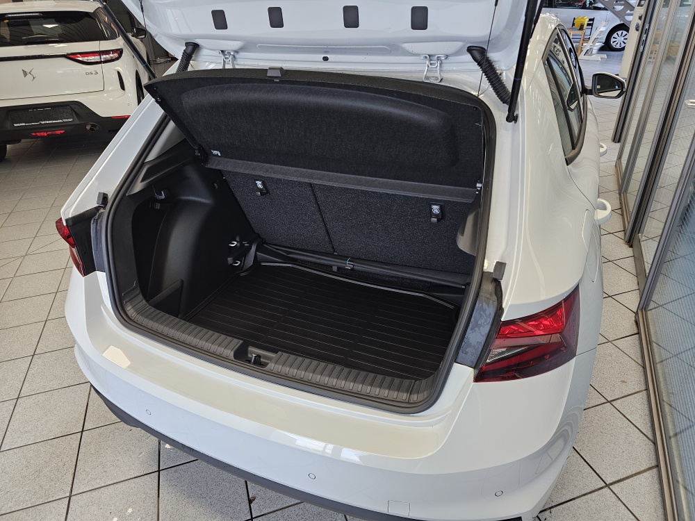 Skoda Fabia  bei Hoffmann Automobile in Wolfsburg kaufen und sofort mitnehmen - Bild 4
