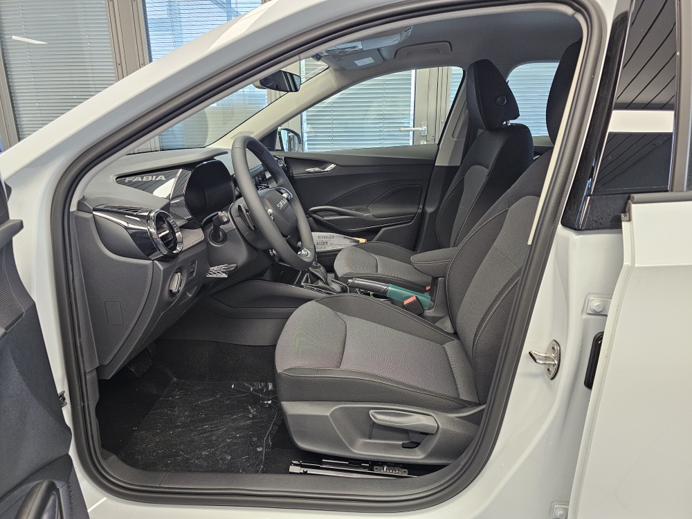 Skoda Fabia  bei Hoffmann Automobile in Wolfsburg kaufen und sofort mitnehmen - Bild 9