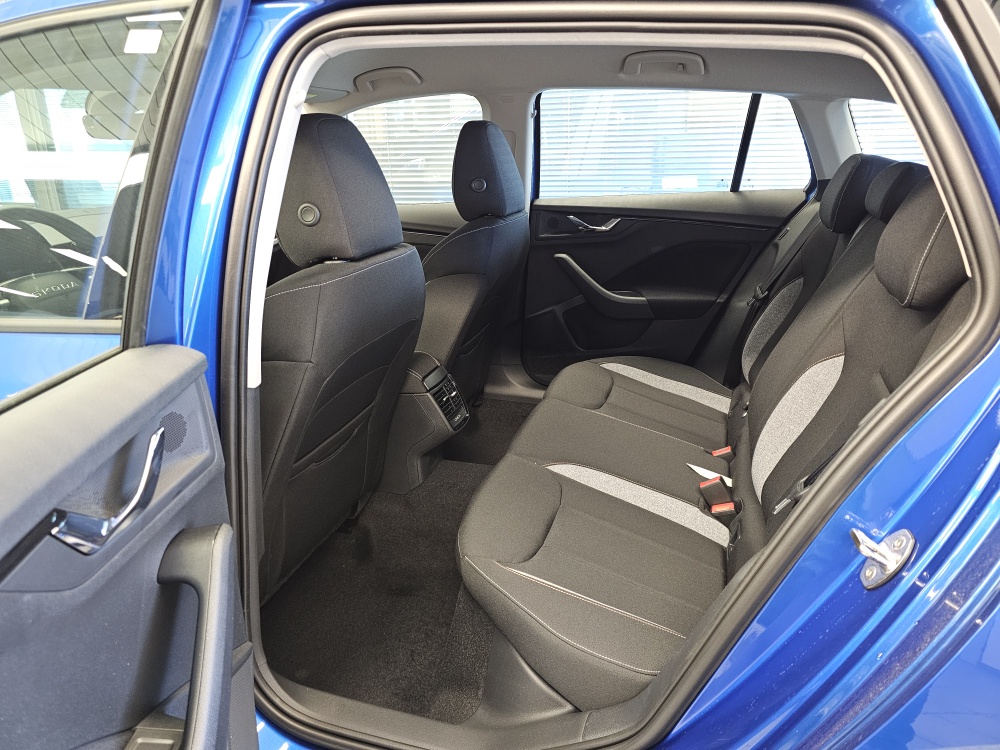 Skoda Scala  bei Hoffmann Automobile in Wolfsburg kaufen und sofort mitnehmen - Bild 4