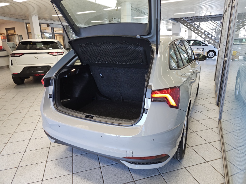 Skoda Scala  bei Hoffmann Automobile in Wolfsburg kaufen und sofort mitnehmen - Bild 2