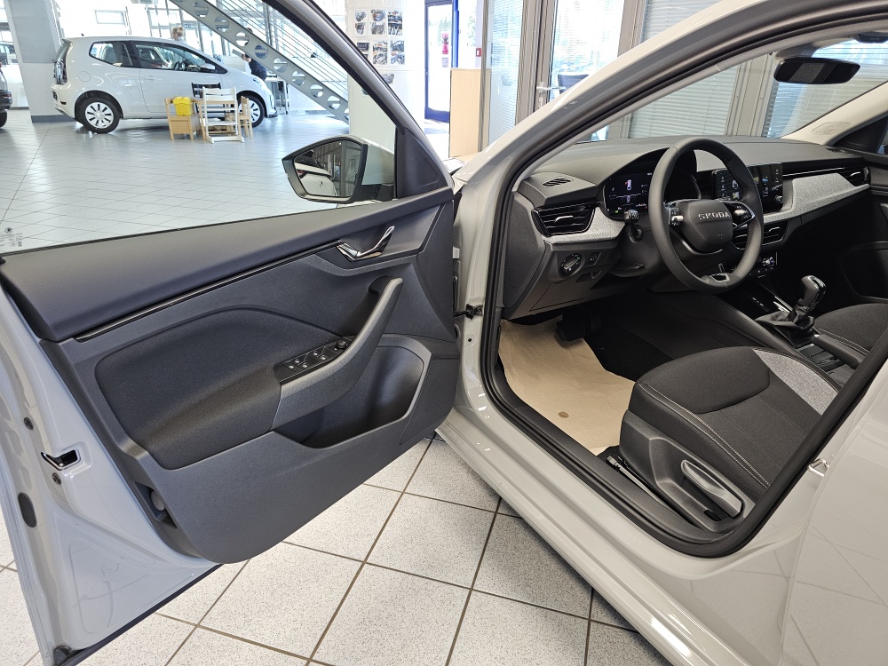 Skoda Scala  bei Hoffmann Automobile in Wolfsburg kaufen und sofort mitnehmen - Bild 21