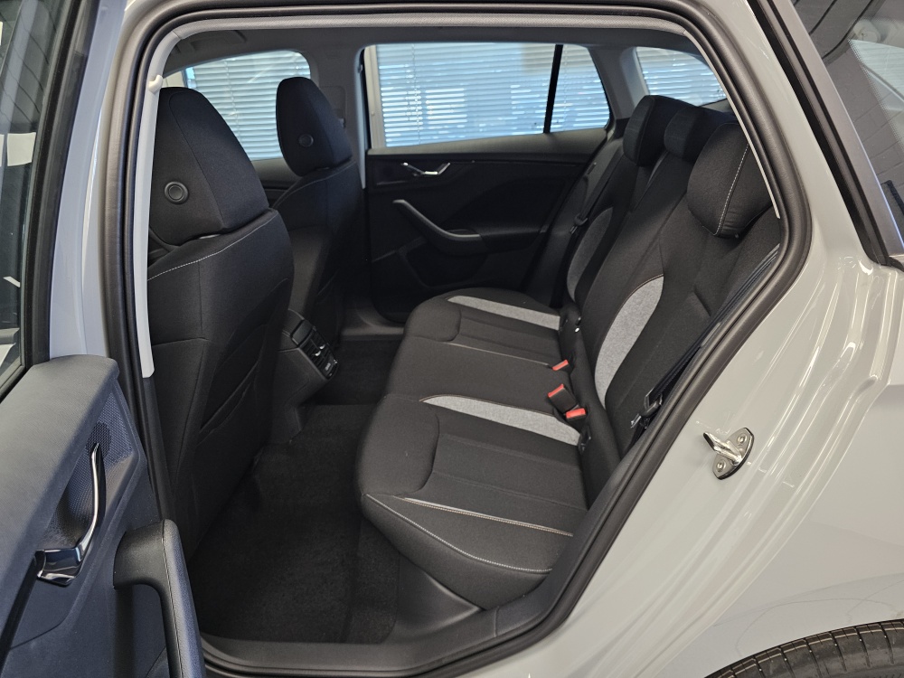 Skoda Scala  bei Hoffmann Automobile in Wolfsburg kaufen und sofort mitnehmen - Bild 4