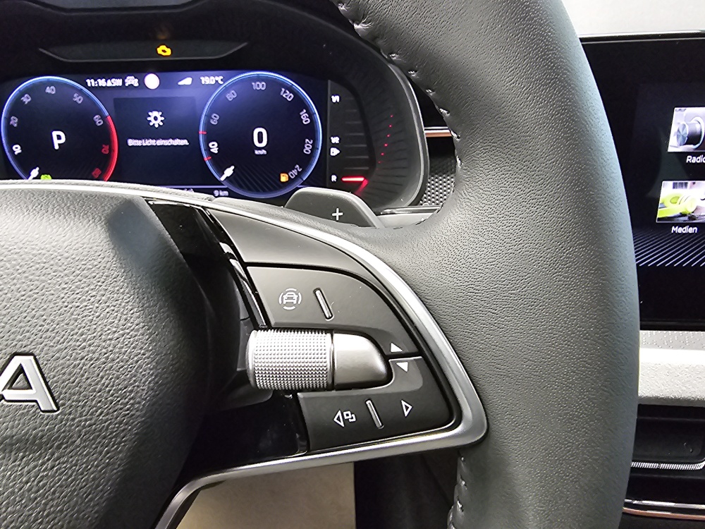 Skoda Scala  bei Hoffmann Automobile in Wolfsburg kaufen und sofort mitnehmen - Bild 16