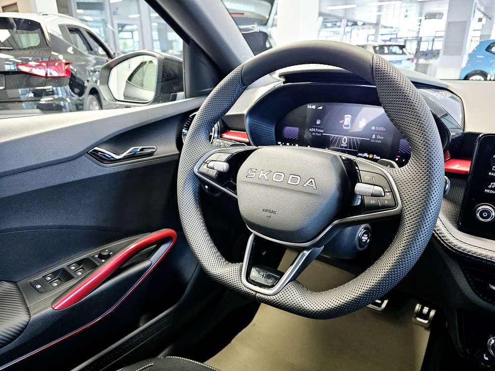Skoda Fabia  bei Hoffmann Automobile in Wolfsburg kaufen und sofort mitnehmen - Bild 13