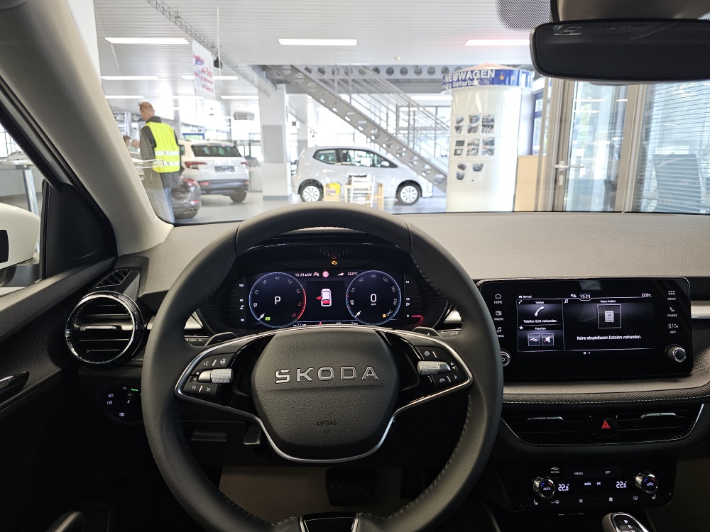 Skoda Fabia  bei Hoffmann Automobile in Wolfsburg kaufen und sofort mitnehmen - Bild 18