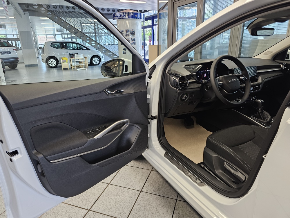 Skoda Fabia  bei Hoffmann Automobile in Wolfsburg kaufen und sofort mitnehmen - Bild 22