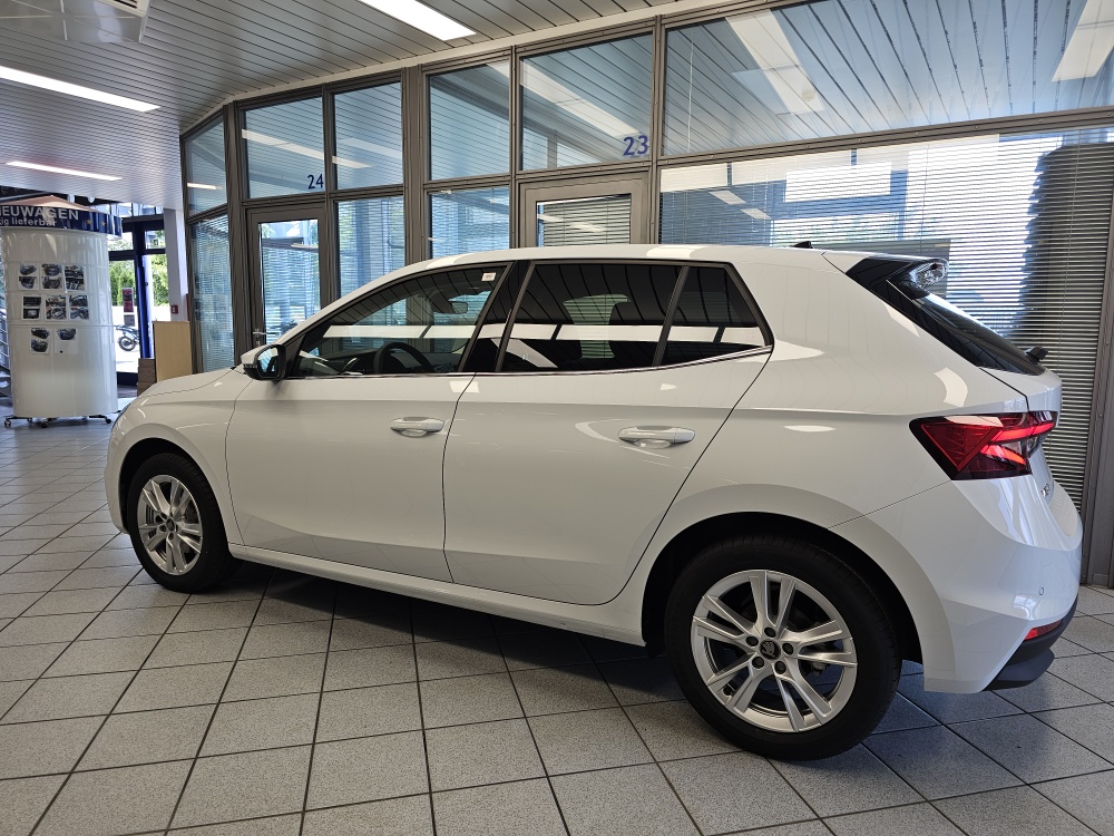 Skoda Fabia  bei Hoffmann Automobile in Wolfsburg kaufen und sofort mitnehmen - Bild 23