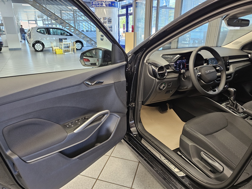 Skoda Fabia  bei Hoffmann Automobile in Wolfsburg kaufen und sofort mitnehmen - Bild 20