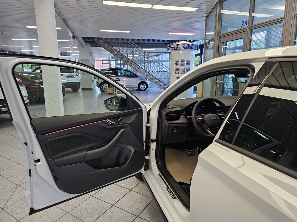 Skoda Scala  bei Hoffmann Automobile in Wolfsburg kaufen und sofort mitnehmen - Bild 21