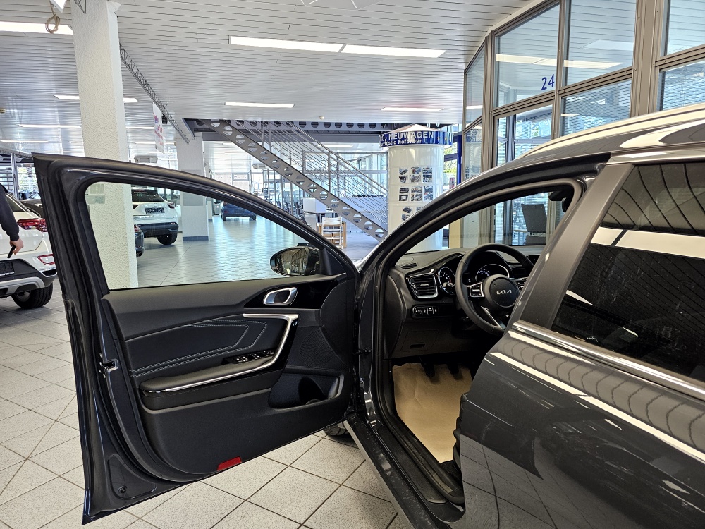 Kia Ceed  bei Hoffmann Automobile in Wolfsburg kaufen und sofort mitnehmen - Bild 15