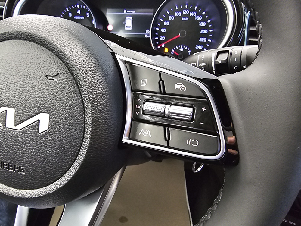 Kia Ceed  bei Hoffmann Automobile in Wolfsburg kaufen und sofort mitnehmen - Bild 18