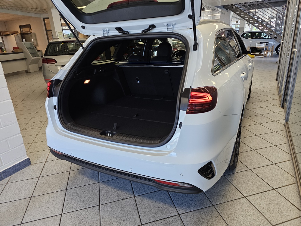 Kia Ceed  bei Hoffmann Automobile in Wolfsburg kaufen und sofort mitnehmen - Bild 2