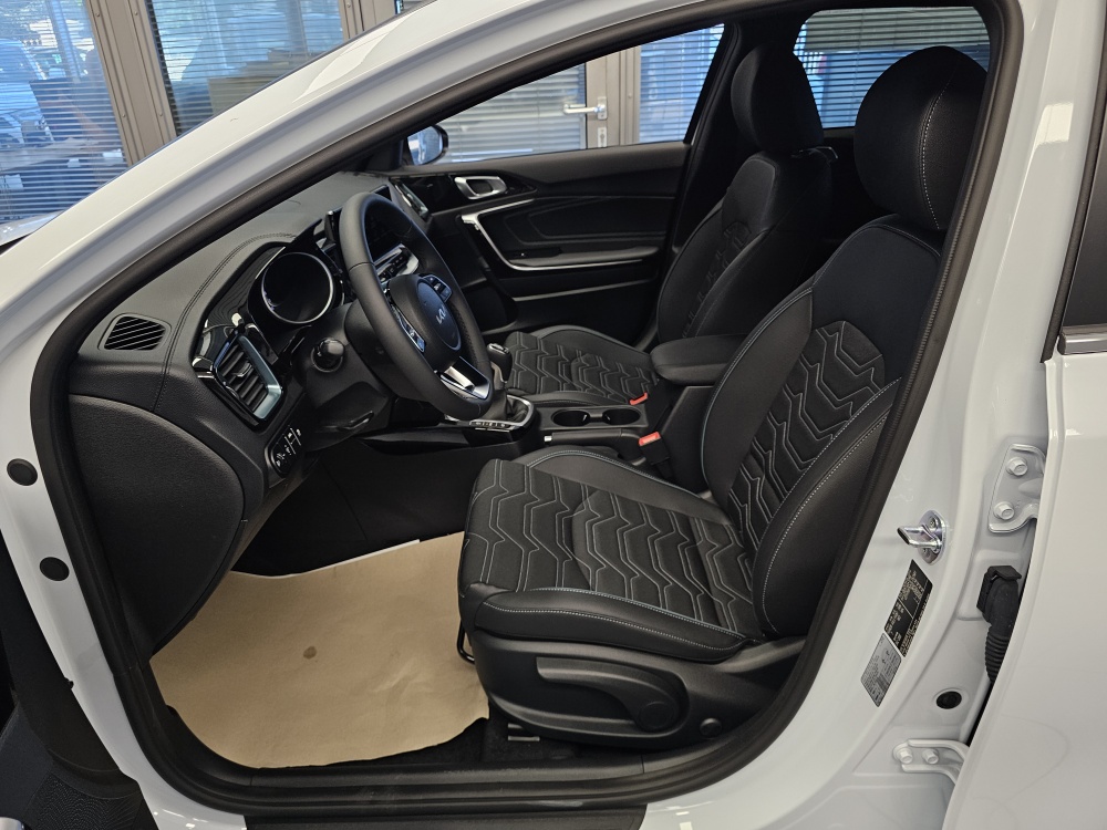 Kia Ceed  bei Hoffmann Automobile in Wolfsburg kaufen und sofort mitnehmen - Bild 22