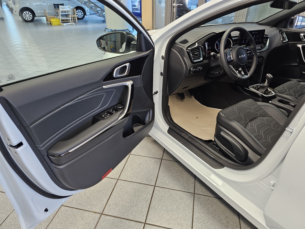 Kia Ceed  bei Hoffmann Automobile in Wolfsburg kaufen und sofort mitnehmen - Bild 23