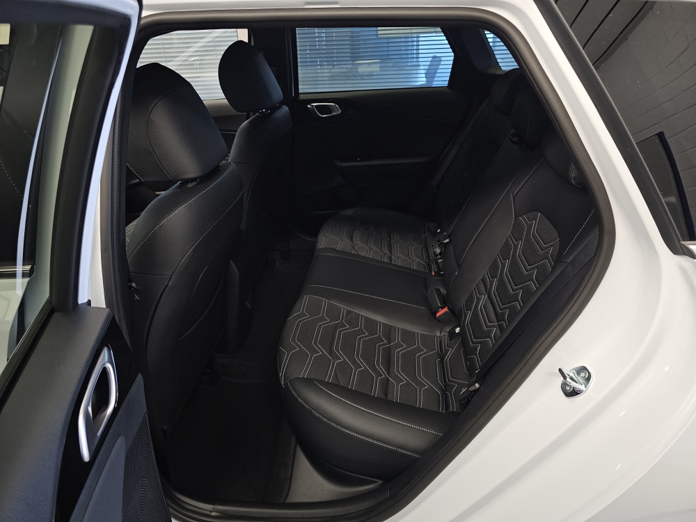 Kia Ceed  bei Hoffmann Automobile in Wolfsburg kaufen und sofort mitnehmen - Bild 5