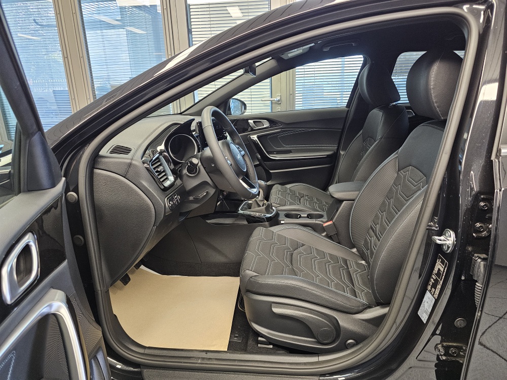 Kia Ceed  bei Hoffmann Automobile in Wolfsburg kaufen und sofort mitnehmen - Bild 18