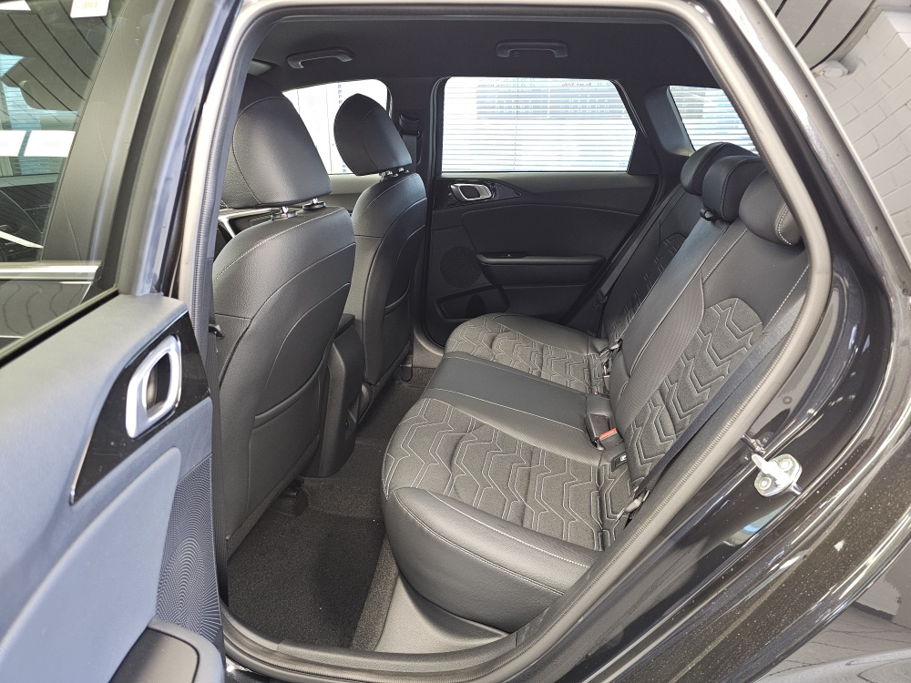 Kia Ceed  bei Hoffmann Automobile in Wolfsburg kaufen und sofort mitnehmen - Bild 4