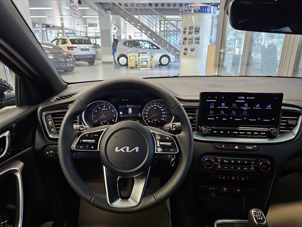 Kia Ceed  bei Hoffmann Automobile in Wolfsburg kaufen und sofort mitnehmen - Bild 16