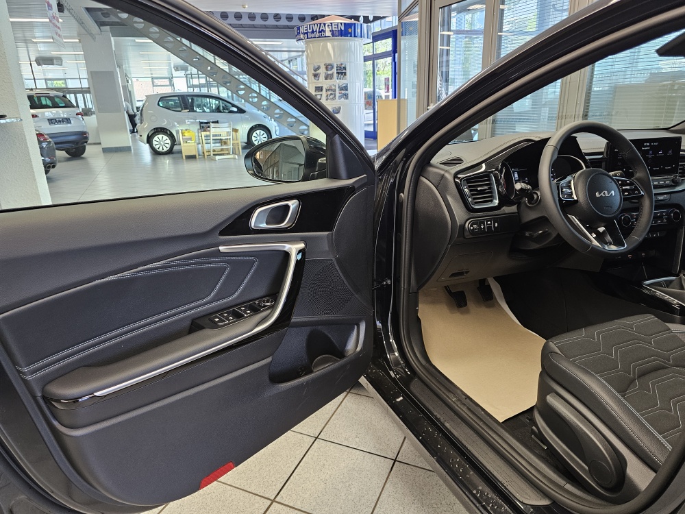 Kia Ceed  bei Hoffmann Automobile in Wolfsburg kaufen und sofort mitnehmen - Bild 19