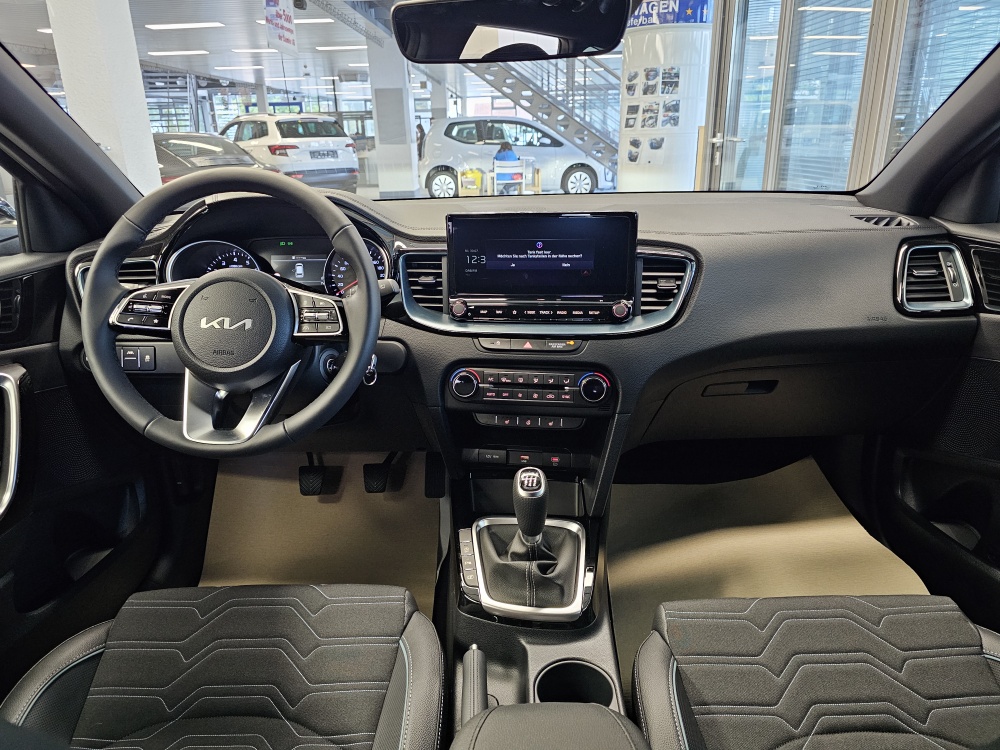 Kia Ceed  bei Hoffmann Automobile in Wolfsburg kaufen und sofort mitnehmen - Bild 5
