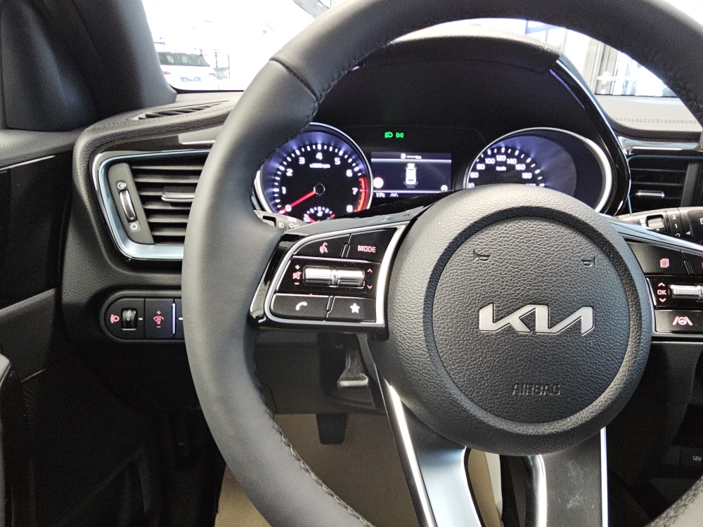 Kia Ceed  bei Hoffmann Automobile in Wolfsburg kaufen und sofort mitnehmen - Bild 18