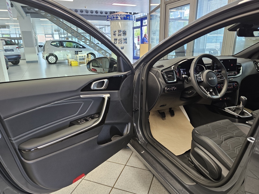 Kia Ceed  bei Hoffmann Automobile in Wolfsburg kaufen und sofort mitnehmen - Bild 23