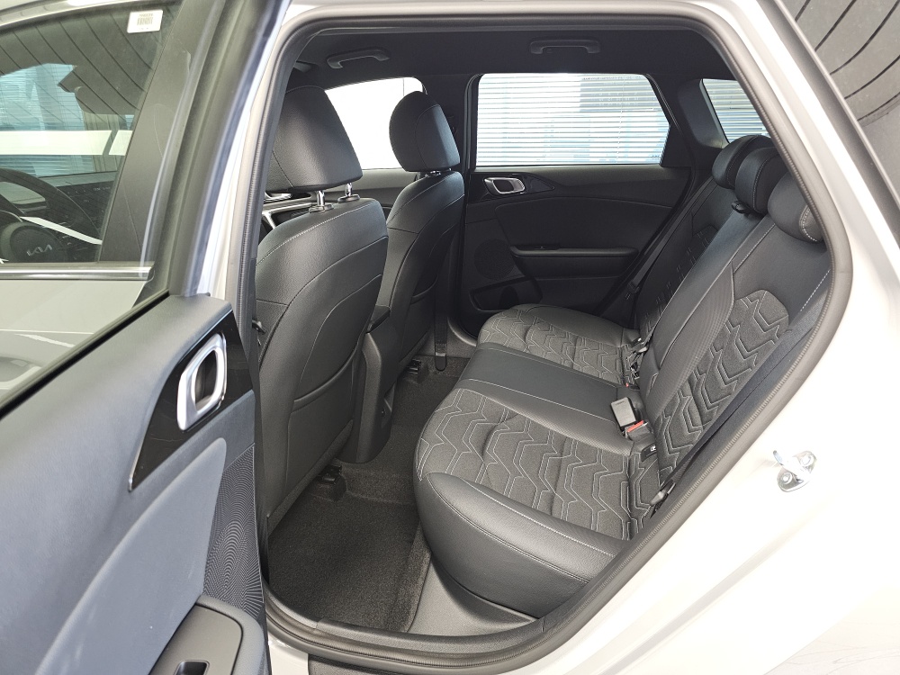 Kia Ceed  bei Hoffmann Automobile in Wolfsburg kaufen und sofort mitnehmen - Bild 4