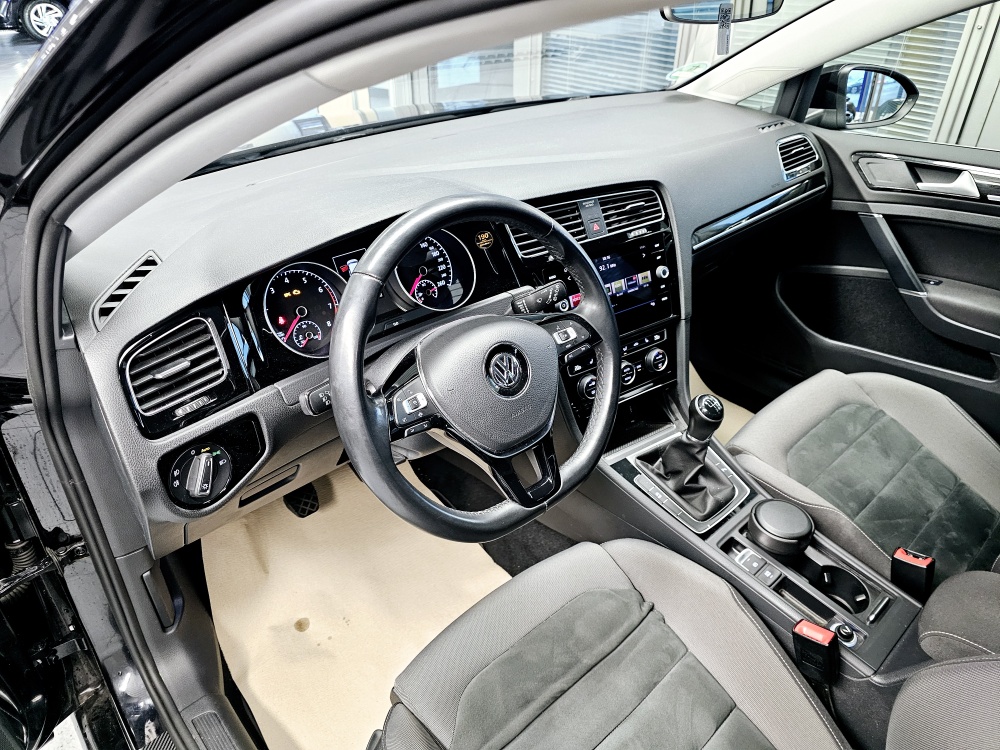 VW Golf Variant  bei Hoffmann Automobile in Wolfsburg kaufen und sofort mitnehmen - Bild 16