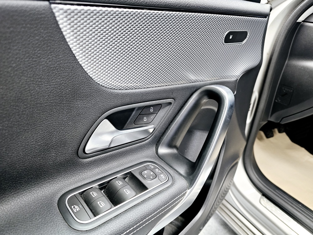 Mercedes-Benz A 180  bei Hoffmann Automobile in Wolfsburg kaufen und sofort mitnehmen - Bild 21