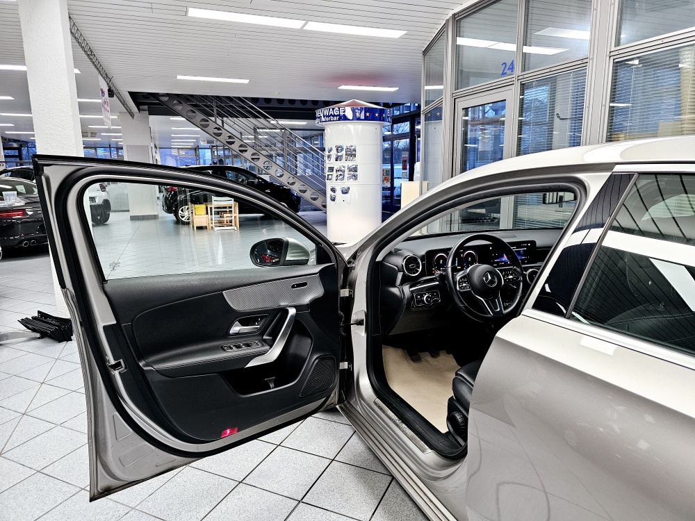 Mercedes-Benz A 180  bei Hoffmann Automobile in Wolfsburg kaufen und sofort mitnehmen - Bild 22