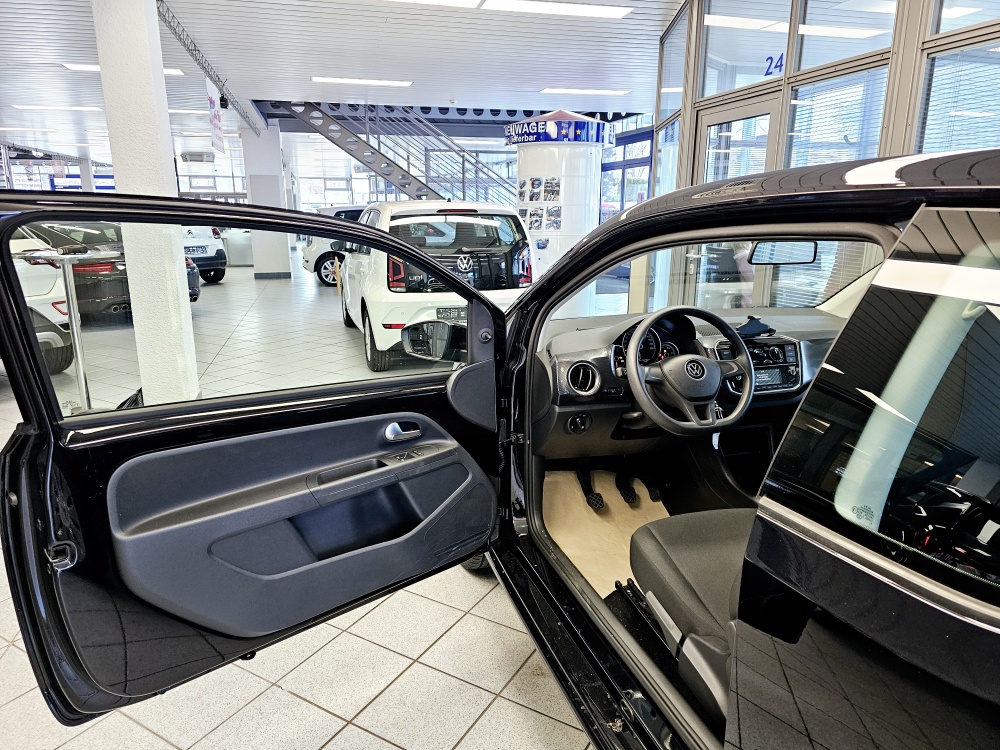 VW up!  bei Hoffmann Automobile in Wolfsburg kaufen und sofort mitnehmen - Bild 12