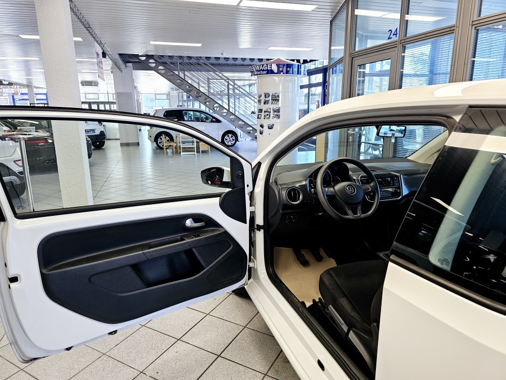 VW up!  bei Hoffmann Automobile in Wolfsburg kaufen und sofort mitnehmen - Bild 11