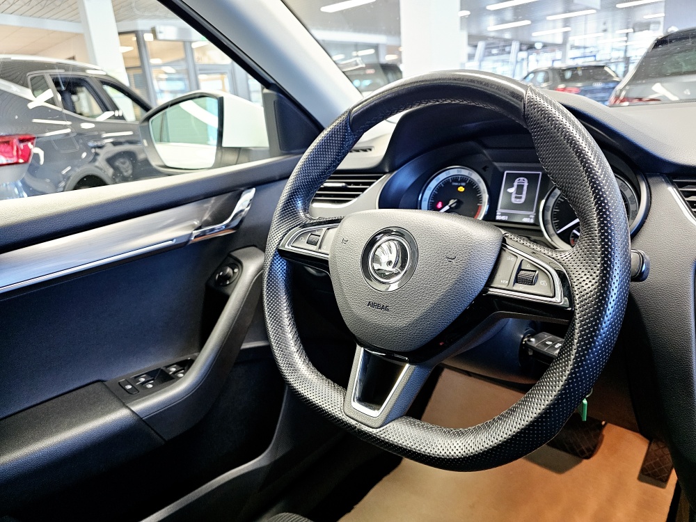 Skoda Octavia Combi  bei Hoffmann Automobile in Wolfsburg kaufen und sofort mitnehmen - Bild 10