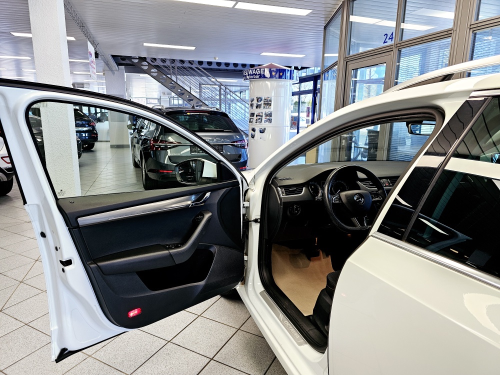 Skoda Octavia Combi  bei Hoffmann Automobile in Wolfsburg kaufen und sofort mitnehmen - Bild 14