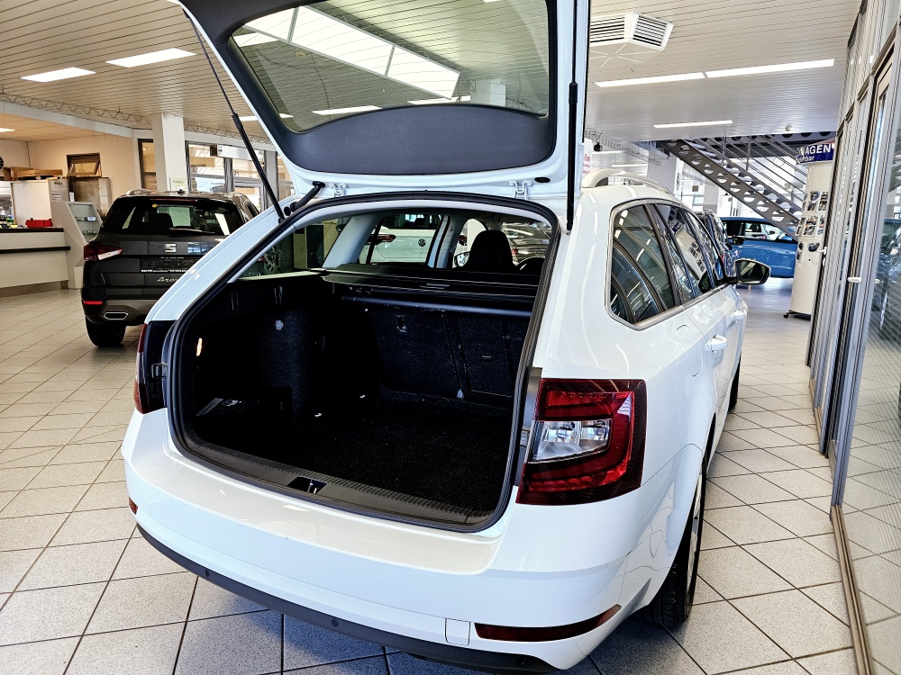 Skoda Octavia Combi  bei Hoffmann Automobile in Wolfsburg kaufen und sofort mitnehmen - Bild 2
