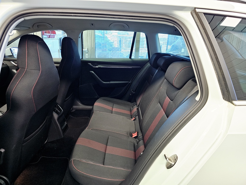 Skoda Octavia Combi  bei Hoffmann Automobile in Wolfsburg kaufen und sofort mitnehmen - Bild 5