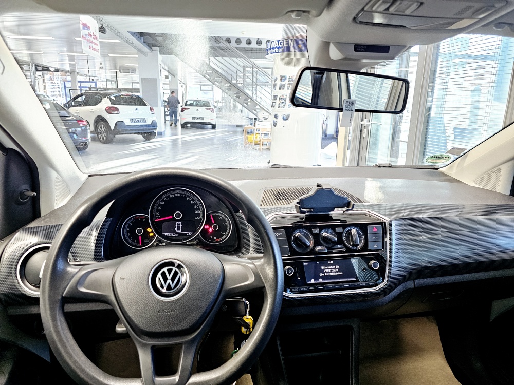 VW up!  bei Hoffmann Automobile in Wolfsburg kaufen und sofort mitnehmen - Bild 11