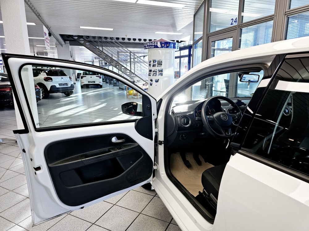 VW up!  bei Hoffmann Automobile in Wolfsburg kaufen und sofort mitnehmen - Bild 14