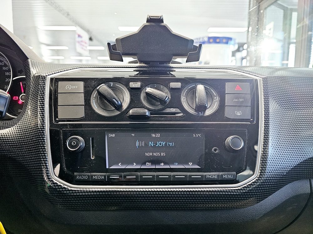 VW up!  bei Hoffmann Automobile in Wolfsburg kaufen und sofort mitnehmen - Bild 8