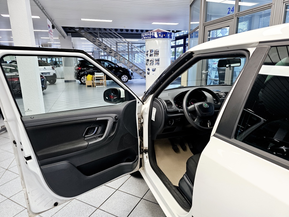 Skoda Fabia  bei Hoffmann Automobile in Wolfsburg kaufen und sofort mitnehmen - Bild 12