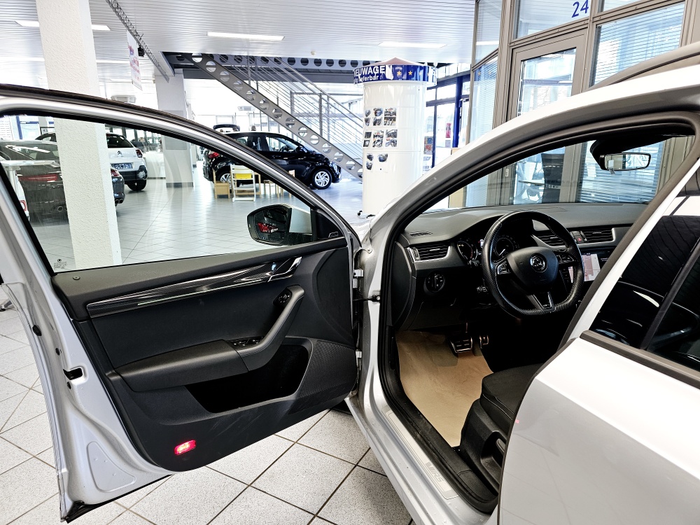 Skoda Octavia Combi  bei Hoffmann Automobile in Wolfsburg kaufen und sofort mitnehmen - Bild 15