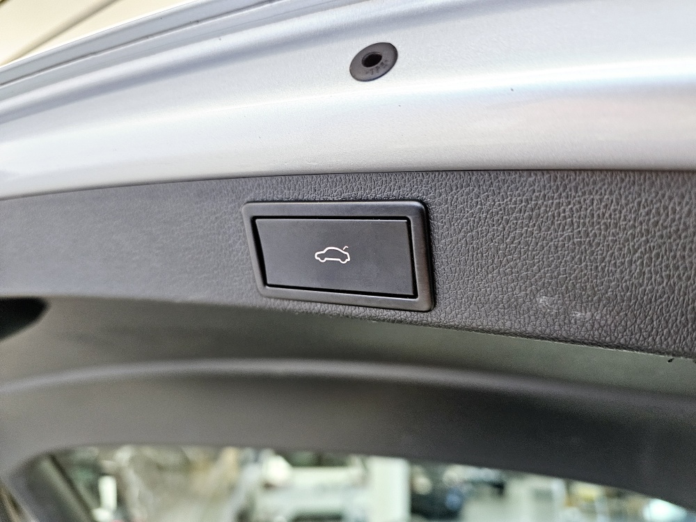 Skoda Octavia Combi  bei Hoffmann Automobile in Wolfsburg kaufen und sofort mitnehmen - Bild 3