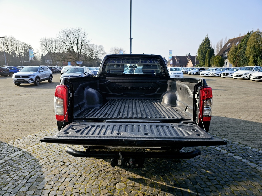 Mitsubishi L200  bei Hoffmann Automobile in Wolfsburg kaufen und sofort mitnehmen - Bild 2