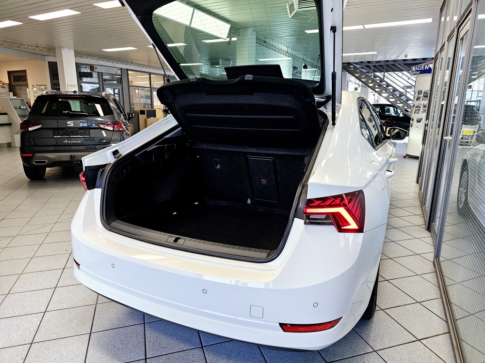 Skoda Octavia  bei Hoffmann Automobile in Wolfsburg kaufen und sofort mitnehmen - Bild 2