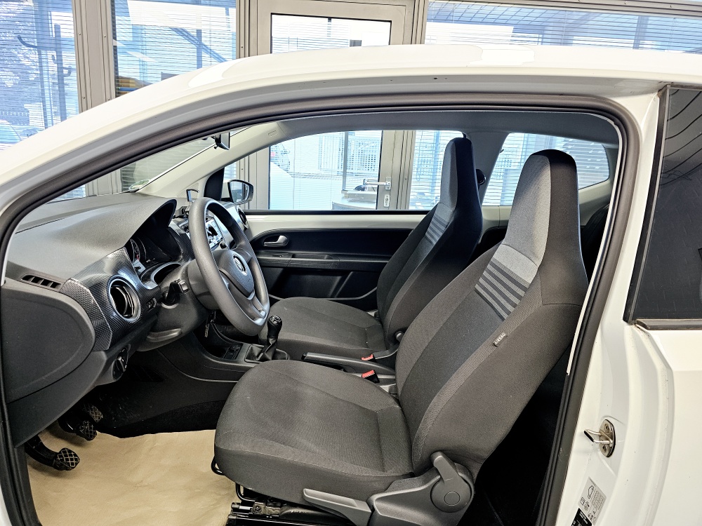 VW up!  bei Hoffmann Automobile in Wolfsburg kaufen und sofort mitnehmen - Bild 13
