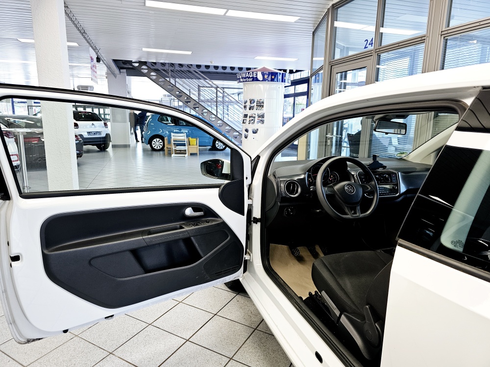 VW up!  bei Hoffmann Automobile in Wolfsburg kaufen und sofort mitnehmen - Bild 14