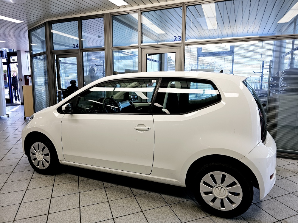 VW up!  bei Hoffmann Automobile in Wolfsburg kaufen und sofort mitnehmen - Bild 15