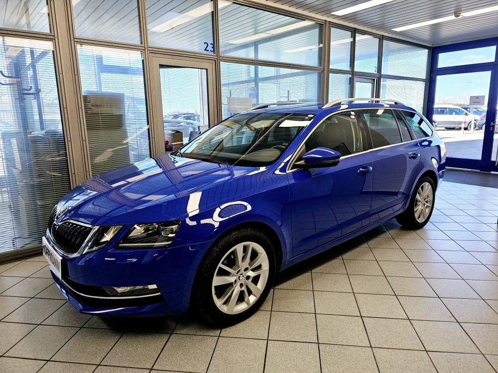Skoda Octavia Combi Premium Edition für nur 18.900,- € bei Hoffmann Automobile in Wolfsburg kaufen und sofort mitnehmen