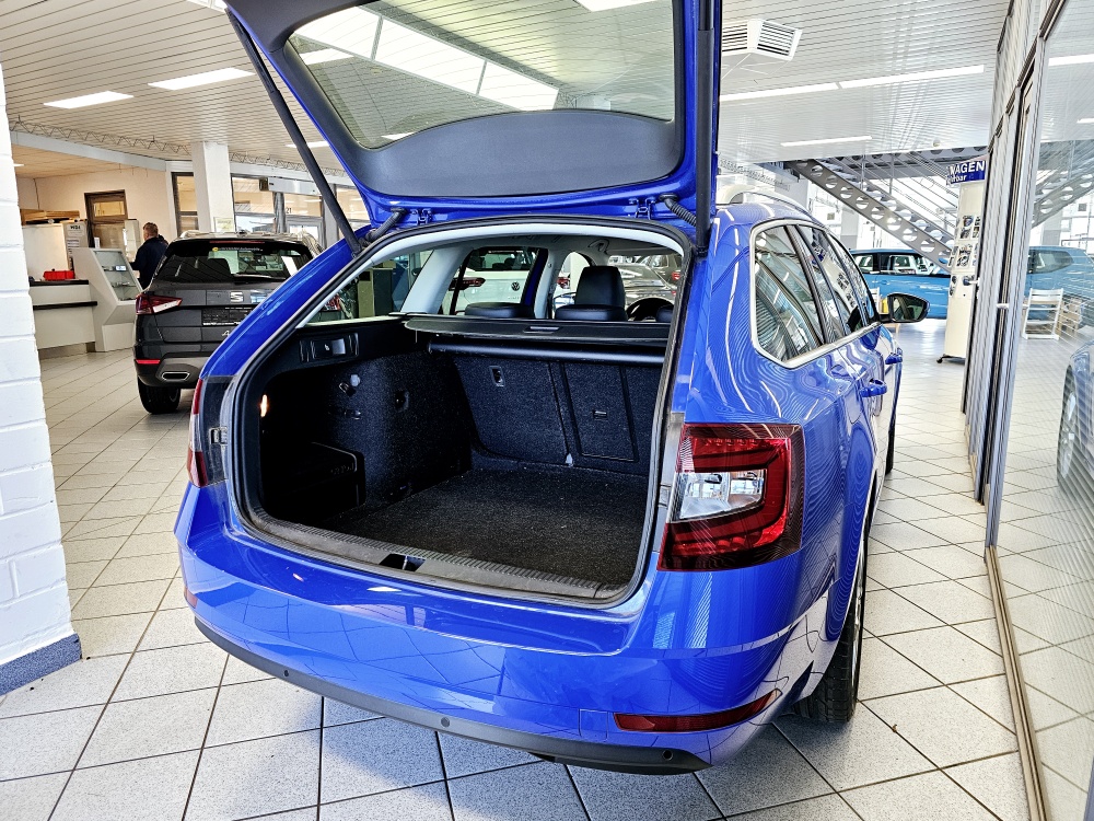 Skoda Octavia Combi  bei Hoffmann Automobile in Wolfsburg kaufen und sofort mitnehmen - Bild 2