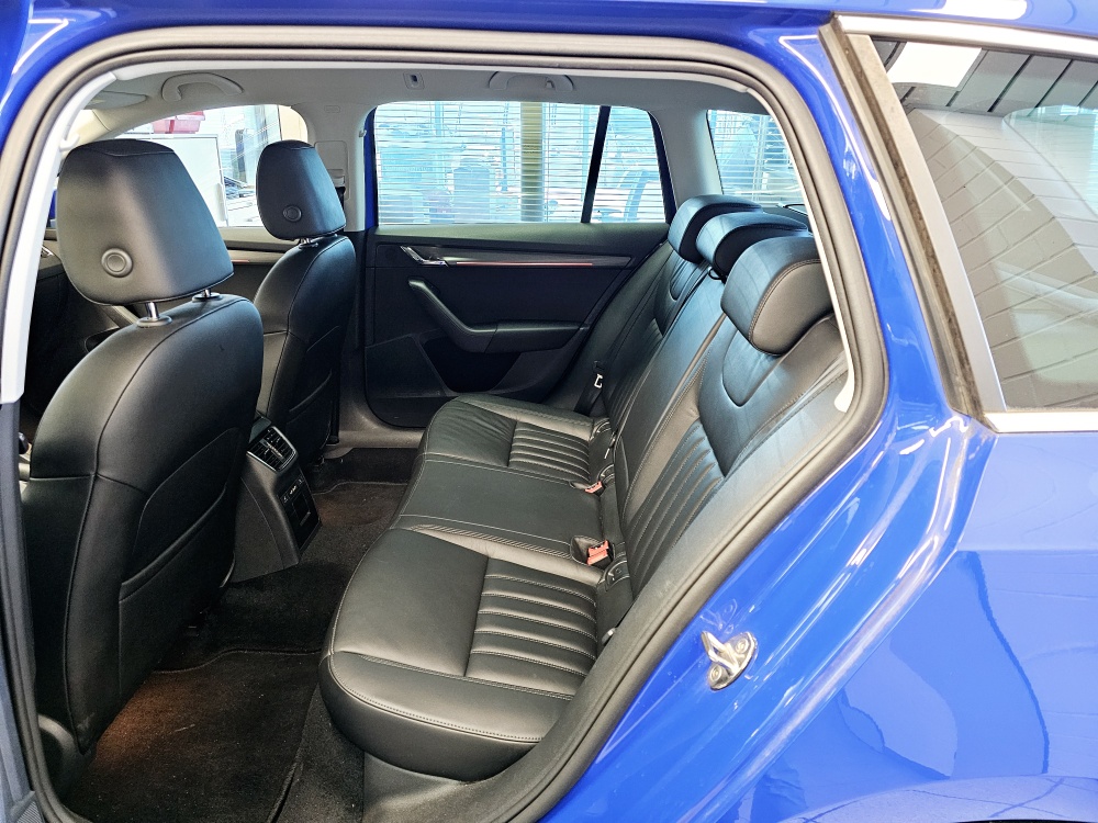 Skoda Octavia Combi  bei Hoffmann Automobile in Wolfsburg kaufen und sofort mitnehmen - Bild 6